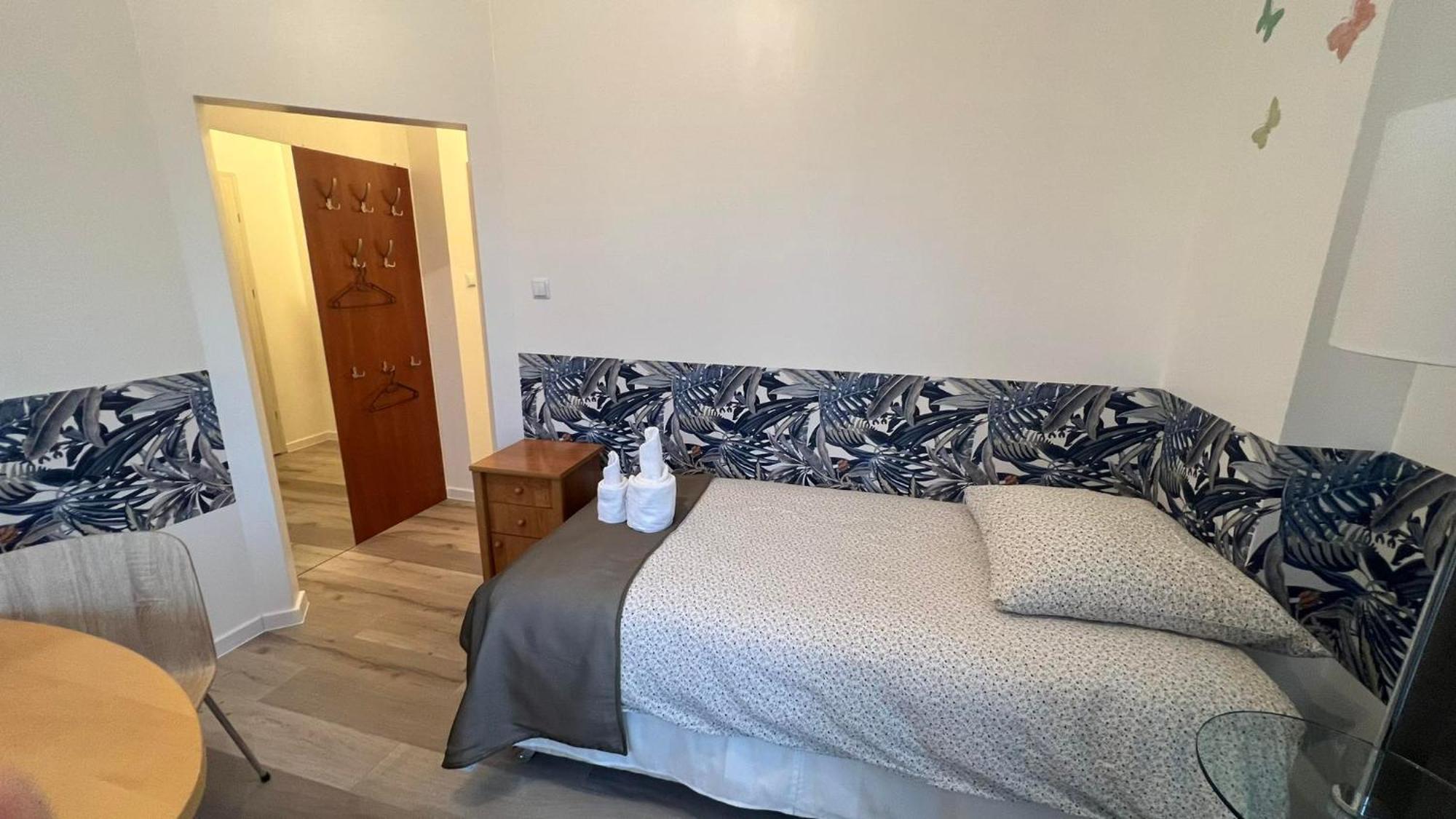 Azyl Hotel Legnica Kültér fotó