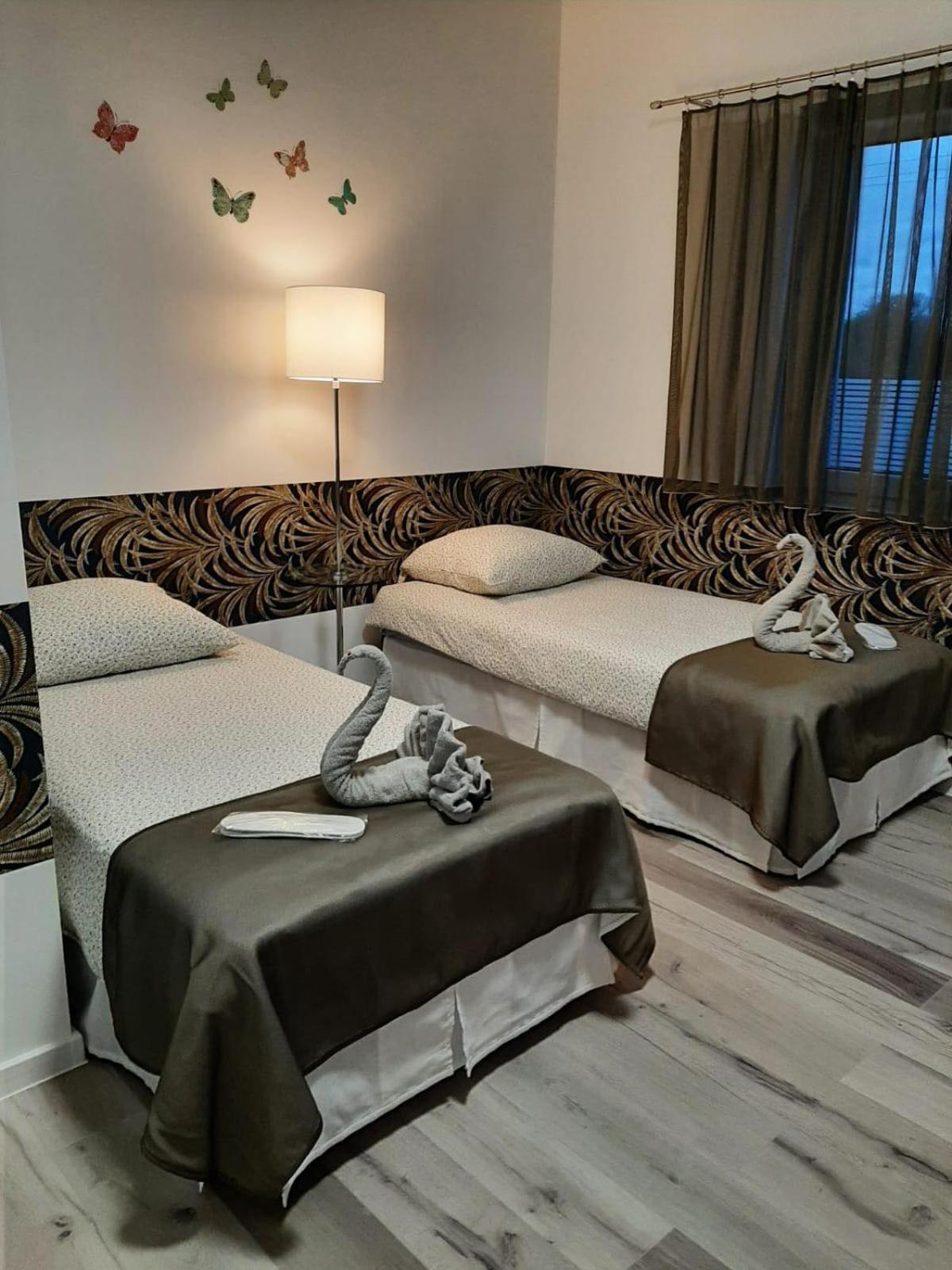 Azyl Hotel Legnica Kültér fotó