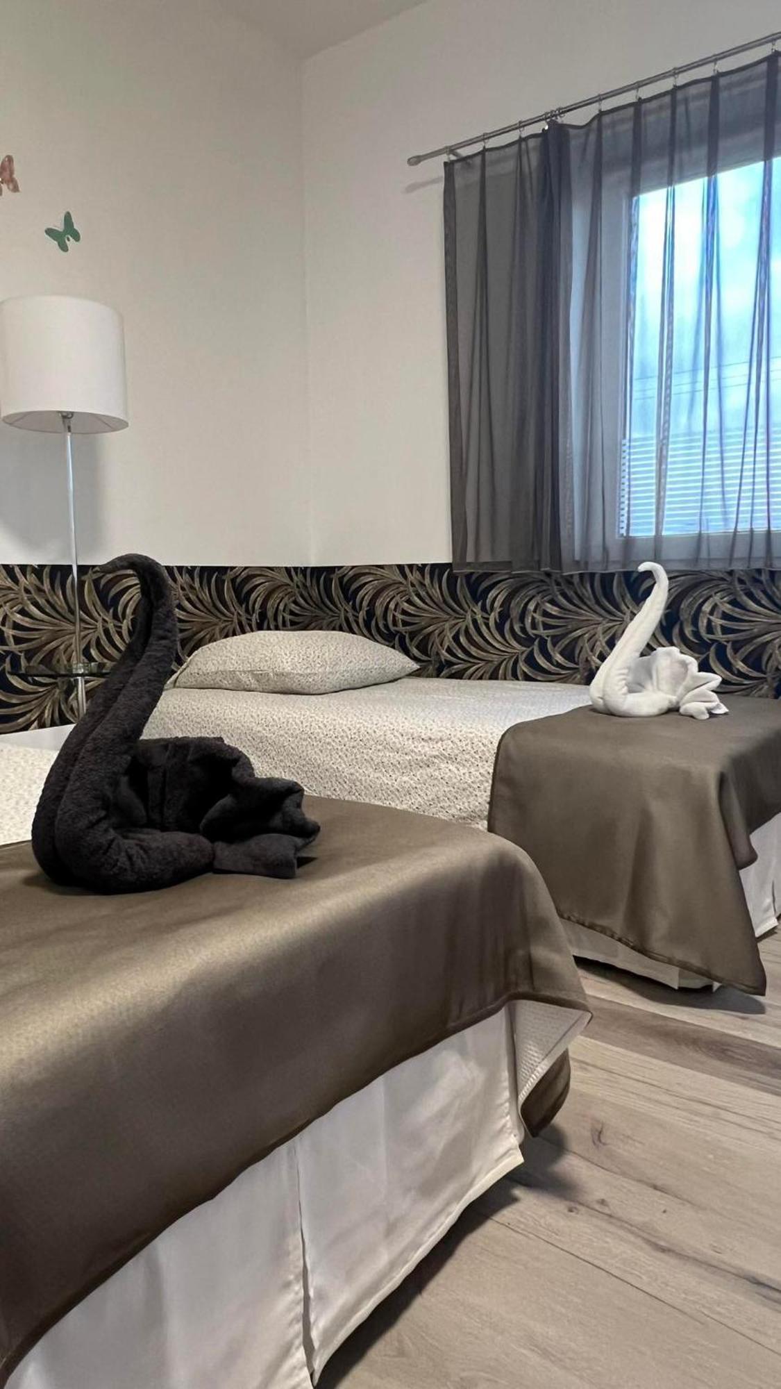 Azyl Hotel Legnica Kültér fotó