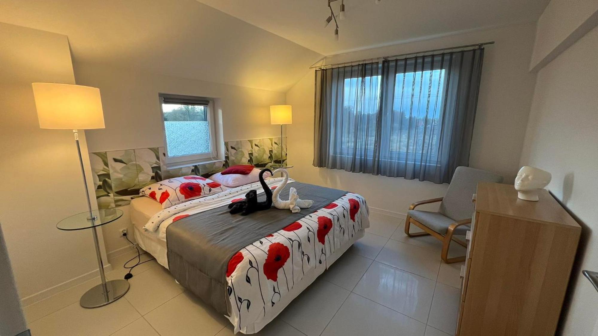 Azyl Hotel Legnica Kültér fotó