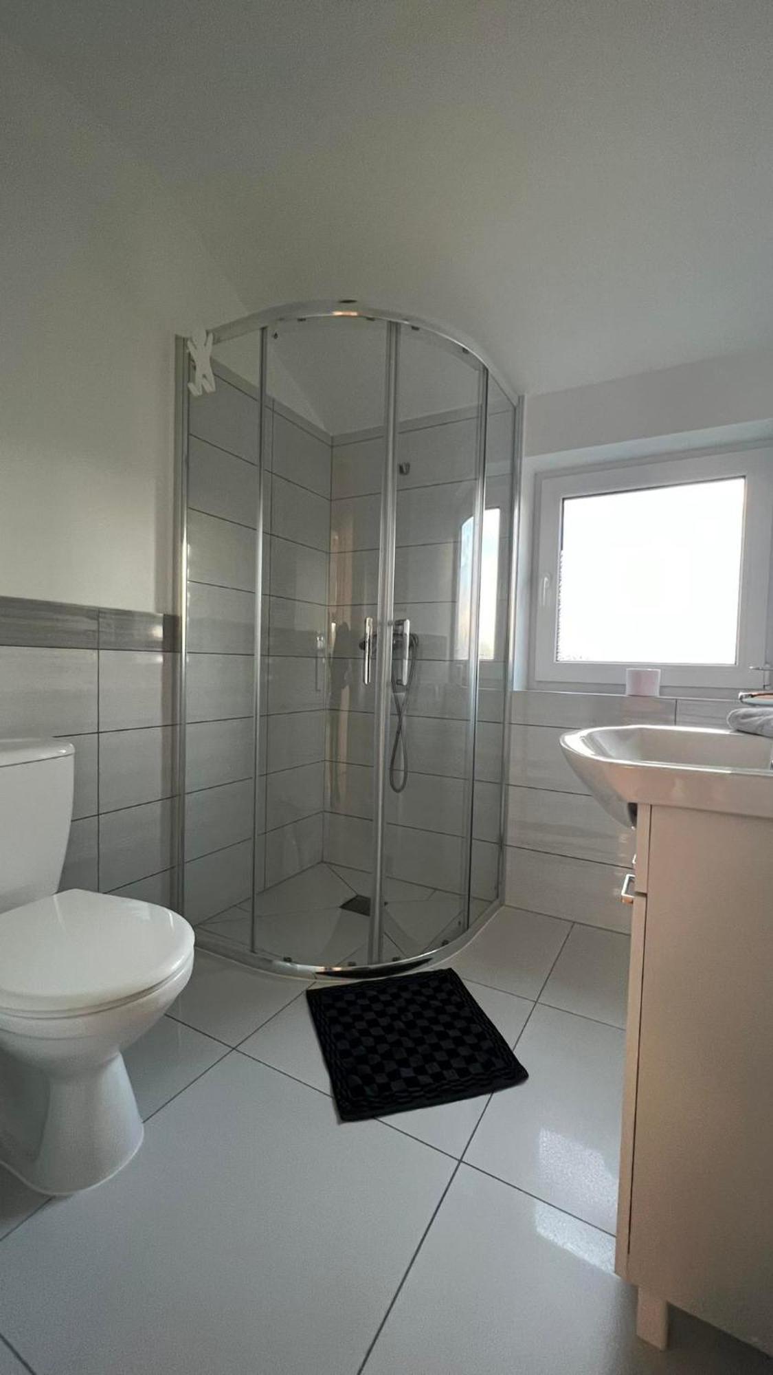 Azyl Hotel Legnica Kültér fotó