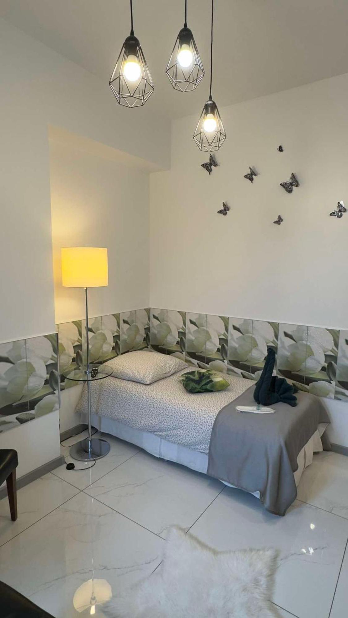 Azyl Hotel Legnica Kültér fotó